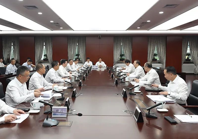 國家電網(wǎng)董事長、黨組書記辛保安赴國網(wǎng)新疆電力調研