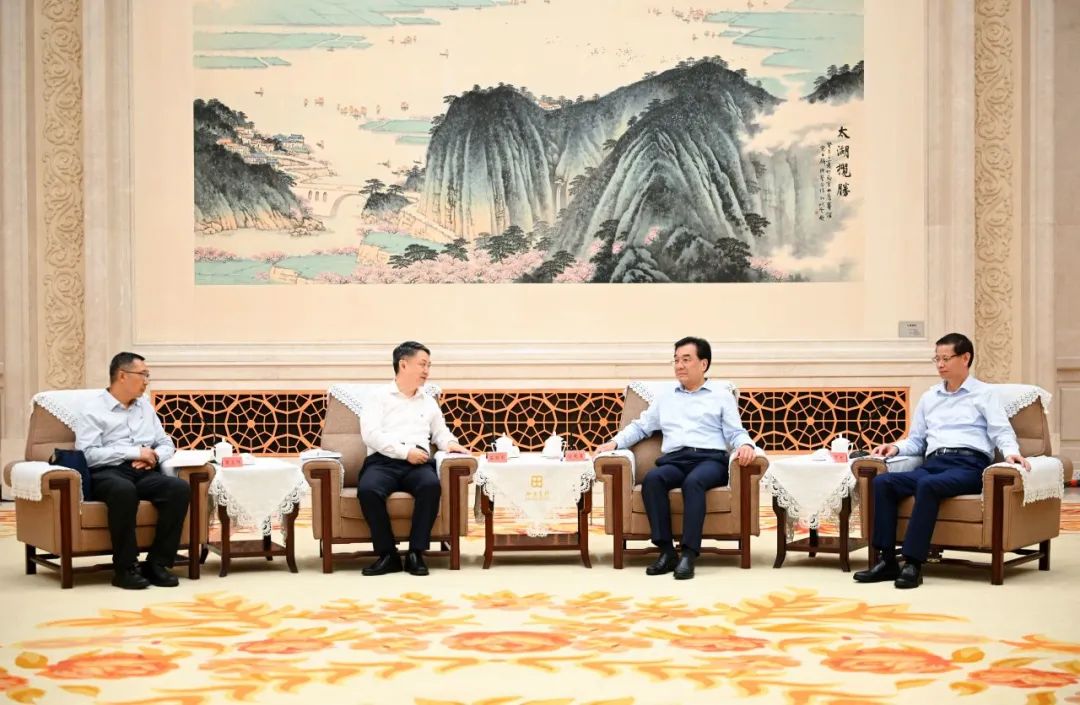 華能集團(tuán)黨組書(shū)記、董事長(zhǎng)溫樞剛拜會(huì)江蘇省委書(shū)記信長(zhǎng)星、省長(zhǎng)許昆林