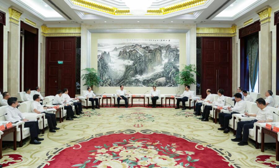 中國電建黨委書記、董事長丁焰章拜會(huì)貴州省委書記徐麟、省長李炳軍