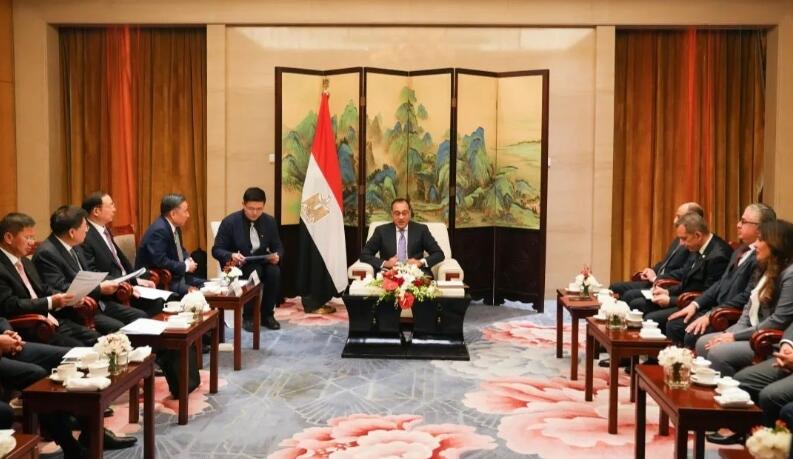 中國(guó)能建黨委書記、董事長(zhǎng)宋海良拜會(huì)埃及總理馬德布利