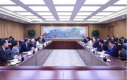 國家電網(wǎng)與香港中電集團(tuán)推動清潔能源開發(fā)利用、促進(jìn)新能源發(fā)展等方面深化合作