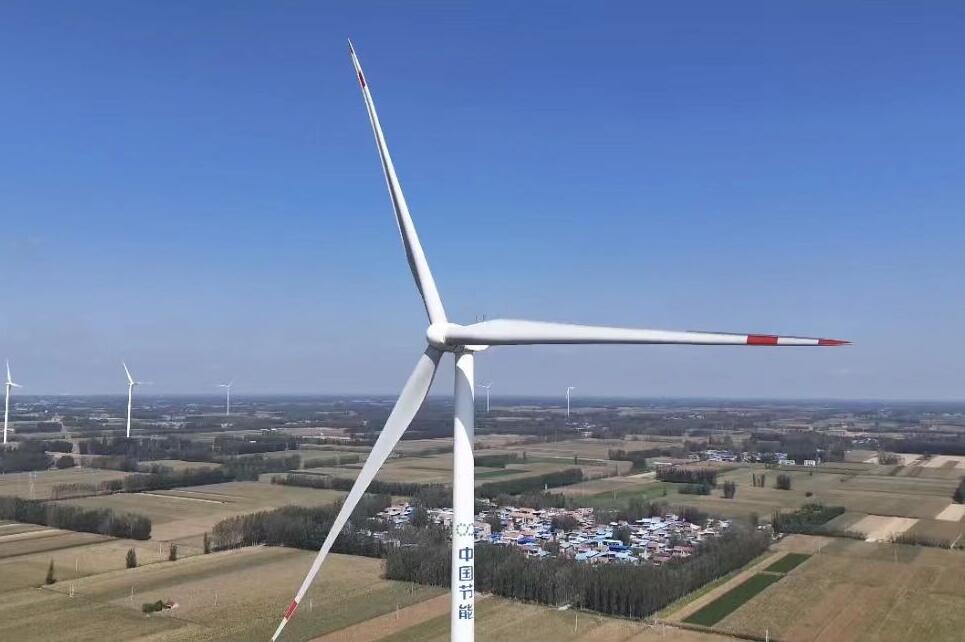 中國節(jié)能以“風(fēng)電+清潔供暖” 守護(hù)千家萬戶“光與暖”  　　文章來源：中國節(jié)能環(huán)保集團(tuán)有限公司　　發(fā)布時間：2023-11-23  　　從中國節(jié)能獲悉，2023至2024年度冬季采暖季期間，中國節(jié)能所