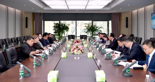 中國(guó)電建黨委書(shū)記、董事長(zhǎng)丁焰章同洪都拉斯國(guó)會(huì)主席雷東多舉行會(huì)談