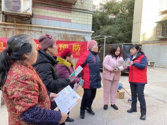 國網(wǎng)株洲天元供電公司電力便民服務(wù)點(diǎn)“零距離”為民辦電