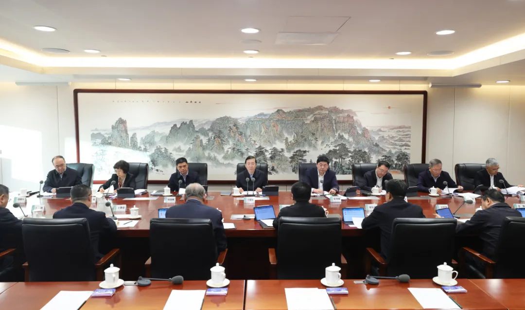 國家電網(wǎng)公司領(lǐng)導(dǎo)班子和專職助理、總師、副總師2024年調(diào)研座談會召開
