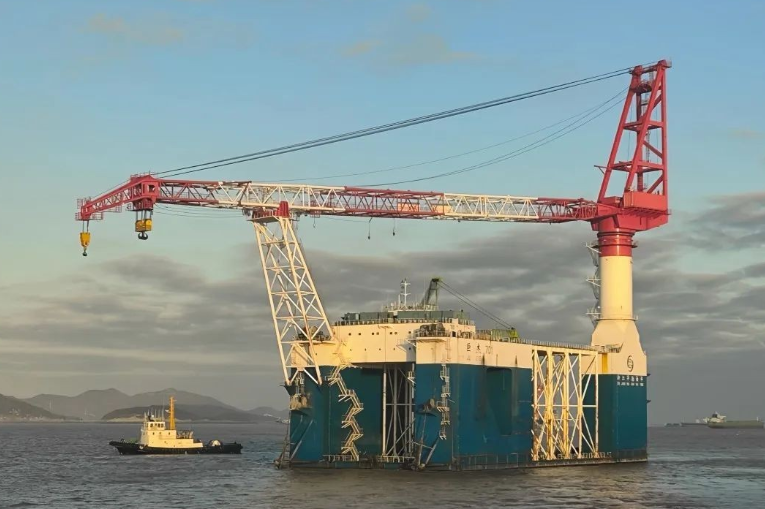 “萬(wàn)噸級(jí)”安裝船到位！服務(wù)于浙江在建最大海上風(fēng)電項(xiàng)目