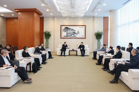 溫樞剛鄧建玲會(huì)見中廣核集團(tuán)董事長(zhǎng)楊長(zhǎng)利、總經(jīng)理高立剛