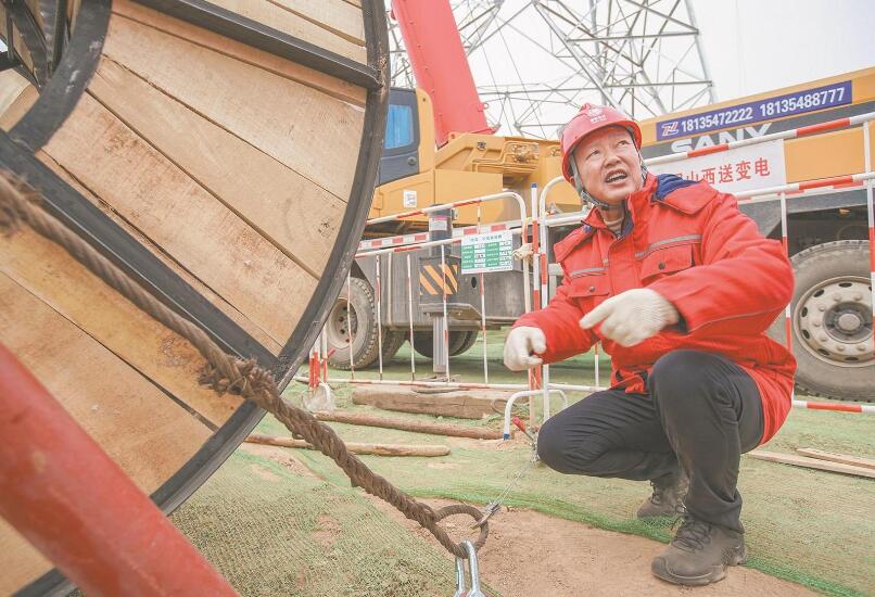 【國網特等勞?！宽n愛平：能挑千斤擔 不挑九百九