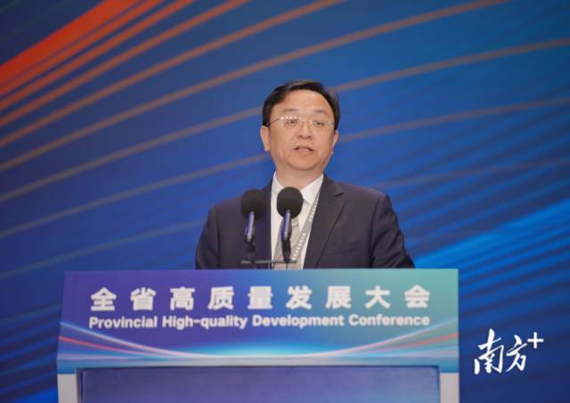 王傳福：新能源汽車發(fā)展只會快跑，不給喘口氣機會