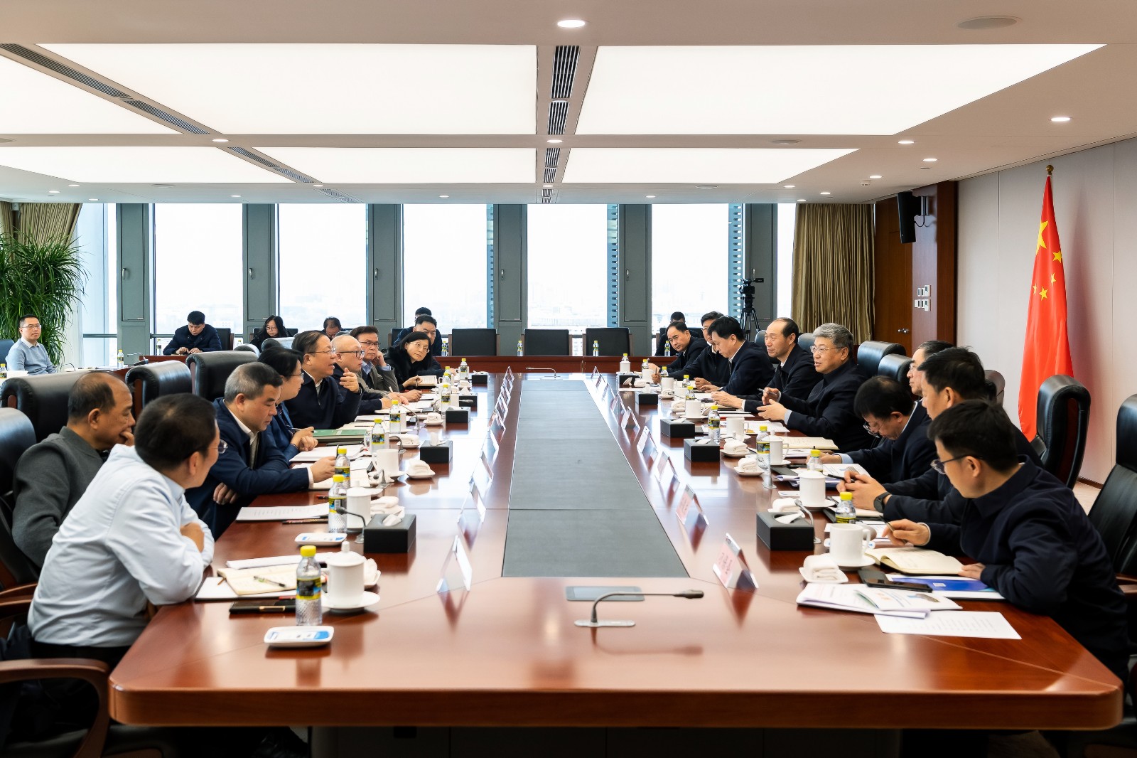 國家能源集團黨組書記、董事長劉國躍會見廣西壯族自治區(qū)政府黨組成員、國資委黨委書記秦如培