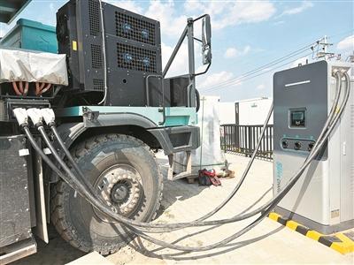 “1分鐘30度”，新能源重卡充電提速