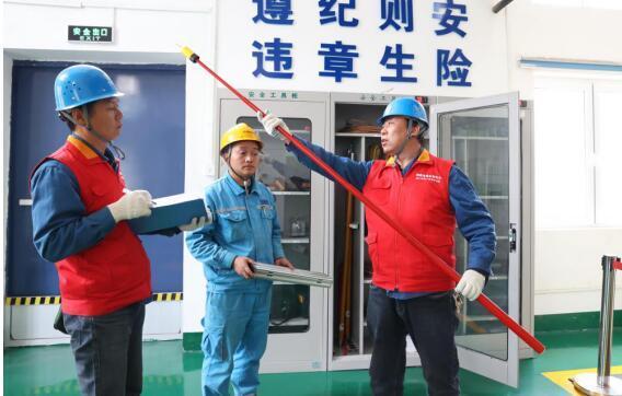 國(guó)網(wǎng)平?jīng)龉╇姽尽按涸L(fǎng)”促企營(yíng)商環(huán)境再優(yōu)化