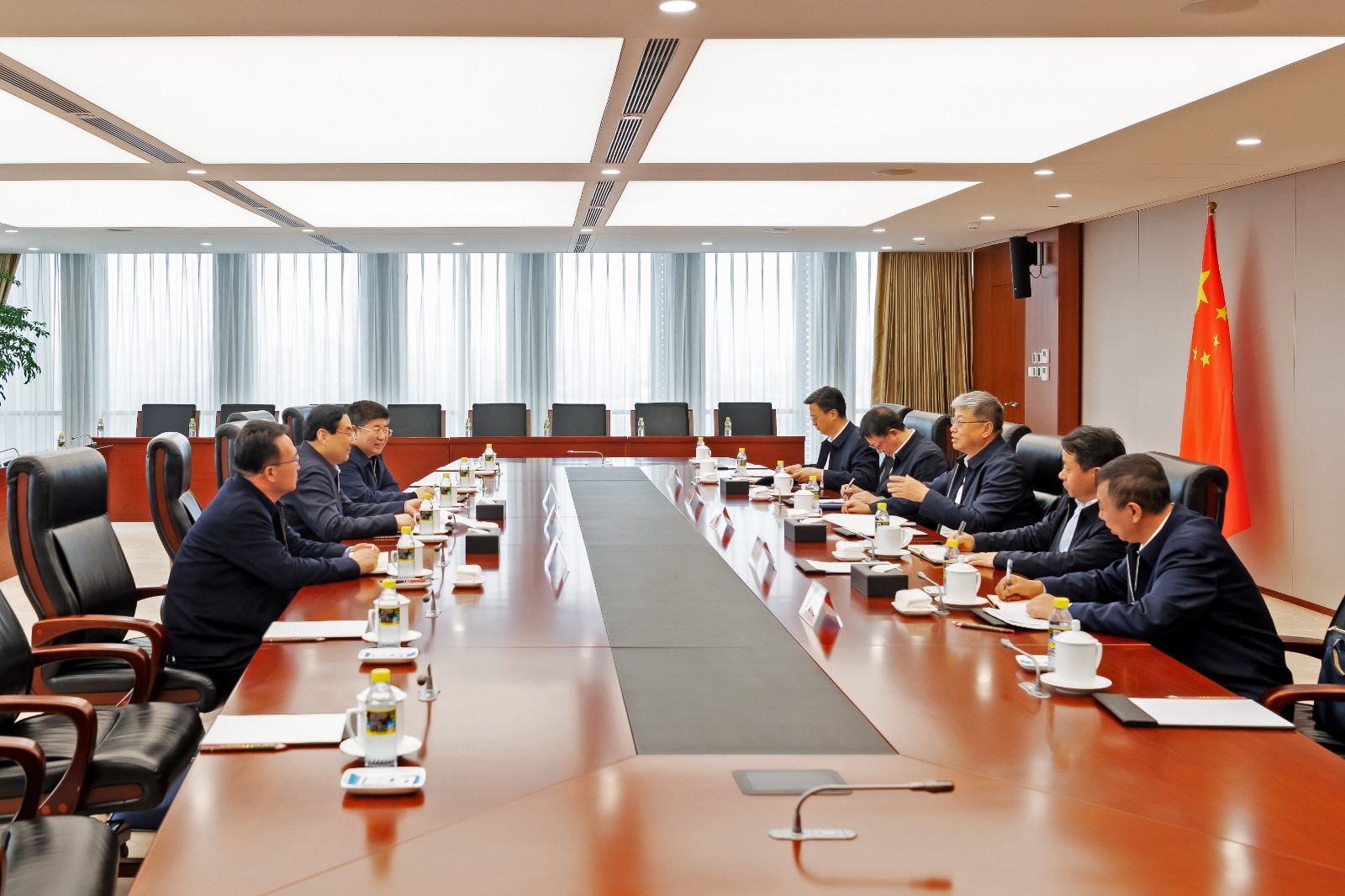 國家能源集團(tuán)黨組書記、董事長(zhǎng)劉國躍會(huì)見陜西省政協(xié)副主席、榆林市委書記張曉光