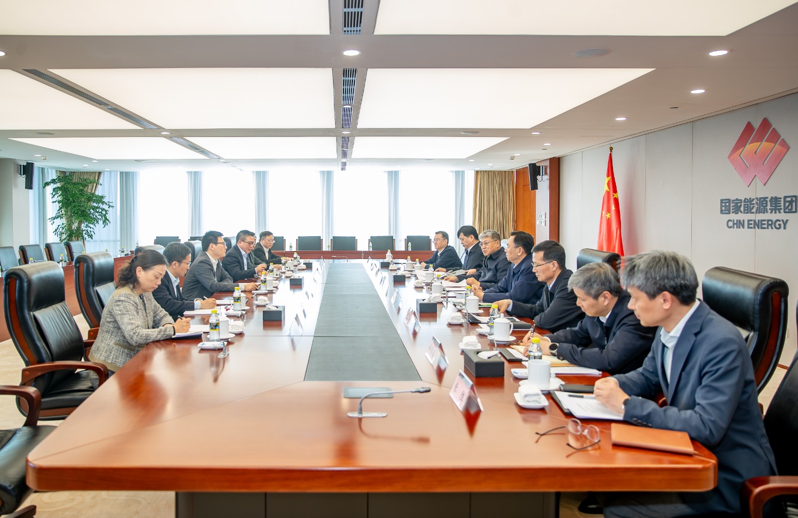 國家能源集團(tuán)黨組書記、董事長劉國躍會(huì)見上海電氣集團(tuán)黨委書記、董事長吳磊