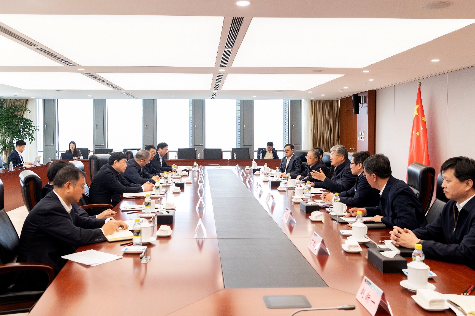 國(guó)家能源集團(tuán)劉國(guó)躍、余兵會(huì)見國(guó)家電網(wǎng)黨組書記、董事長(zhǎng)張智剛