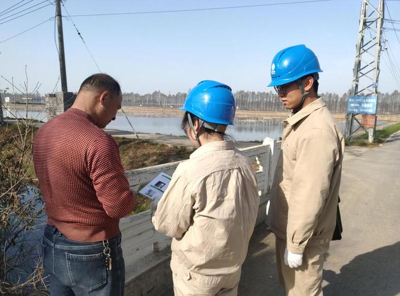 固城供電所深入養(yǎng)殖基地“查漏補(bǔ)缺”，助農(nóng)增收