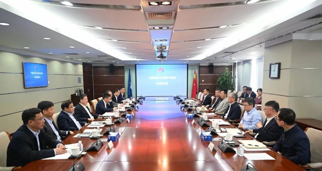 中國(guó)電氣裝備黨委副書記、總經(jīng)理周群拜訪中國(guó)電建黨委副書記、總經(jīng)理王斌