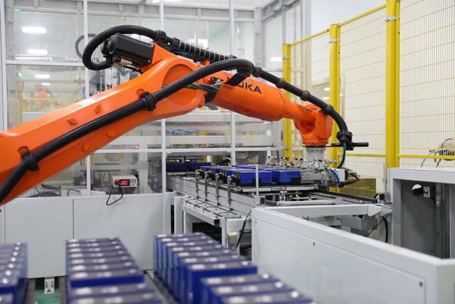 “超級(jí)充電寶”持續(xù)擴(kuò)容出新，新型儲(chǔ)能產(chǎn)業(yè)在京快速成長(zhǎng)