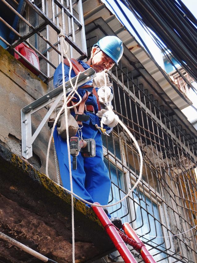 國(guó)網(wǎng)郫都供電公司加強(qiáng)“社網(wǎng)共建”，一心為民服務(wù)