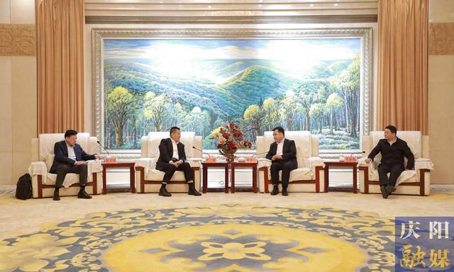 慶陽市委書記黃澤元、市長周繼軍與山東能源集團(tuán)黨委書記、董事長李偉一行座談