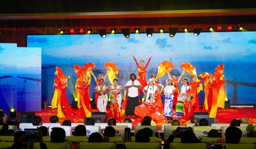 水電十四局邀請屬地化職工參加建局70周年慶?；顒? width=