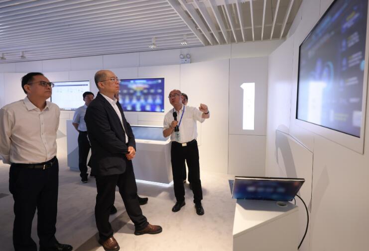 國(guó)資委黨委委員、副主任譚作鈞調(diào)研駐滬中央企業(yè)黨建和人才工作