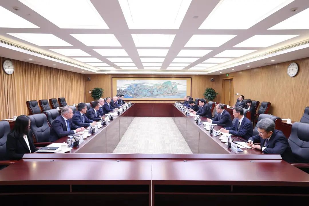 張智剛會(huì)見(jiàn)日立能源總裁方秦、候任總裁沈瑞博
