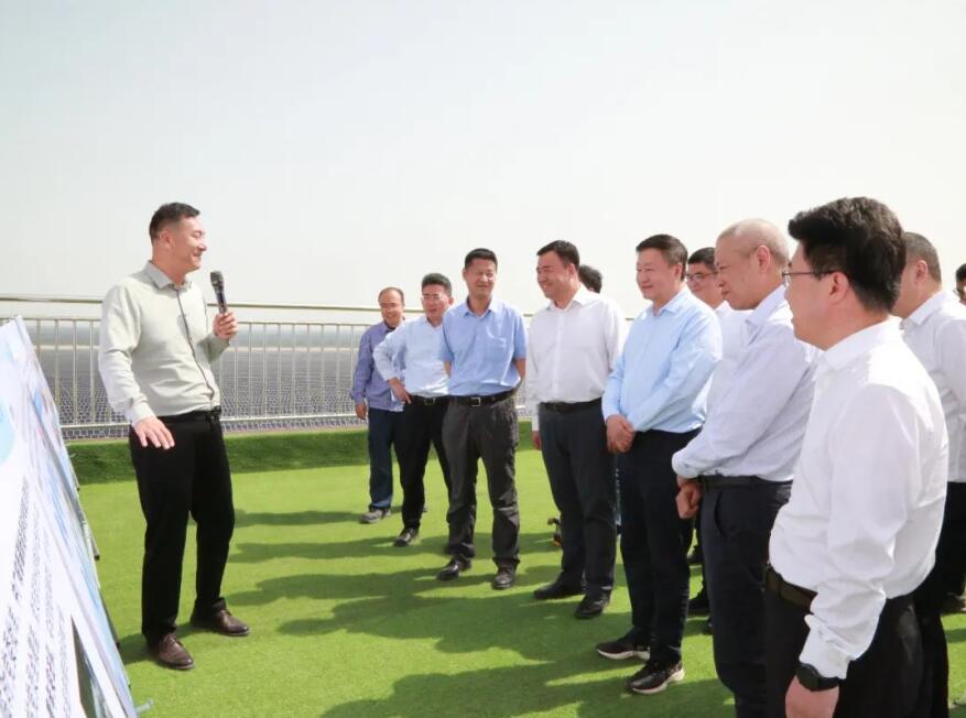 中國廣核集團(tuán)黨委書記、董事長(zhǎng)楊長(zhǎng)利赴新疆調(diào)研新能源業(yè)務(wù)發(fā)展情況