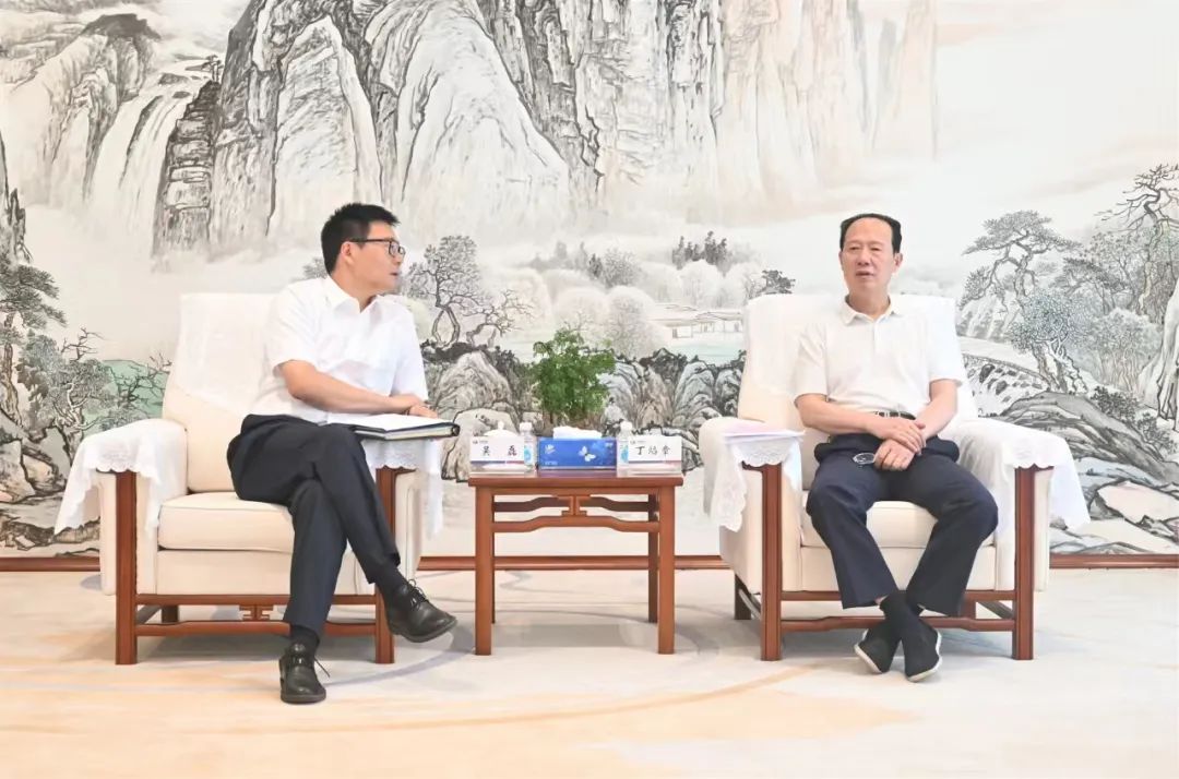 中國電建黨委書記、董事長丁焰章與上海電氣集團(tuán)黨委書記、董事長吳磊會(huì)談