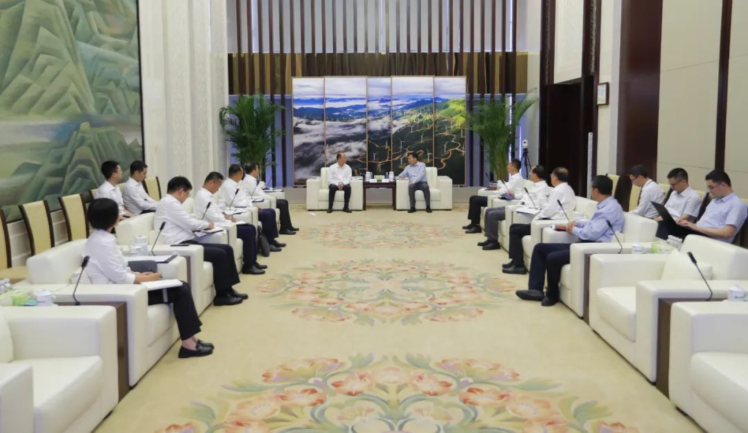 國(guó)家電投黨組書(shū)記、董事長(zhǎng)劉明勝會(huì)見(jiàn)中國(guó)化學(xué)黨委書(shū)記、董事長(zhǎng)莫鼎革