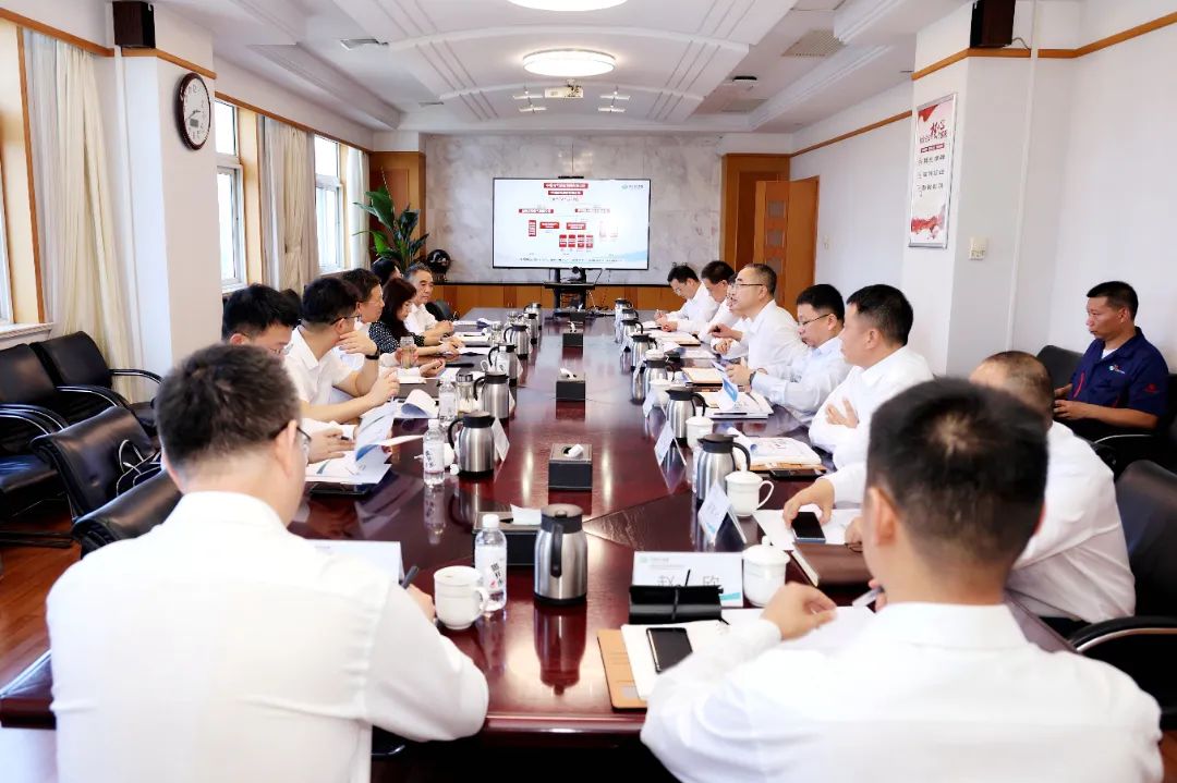 中國電氣裝備黨委書記、董事長李洪鳳到寶雞駐地企業(yè)調研