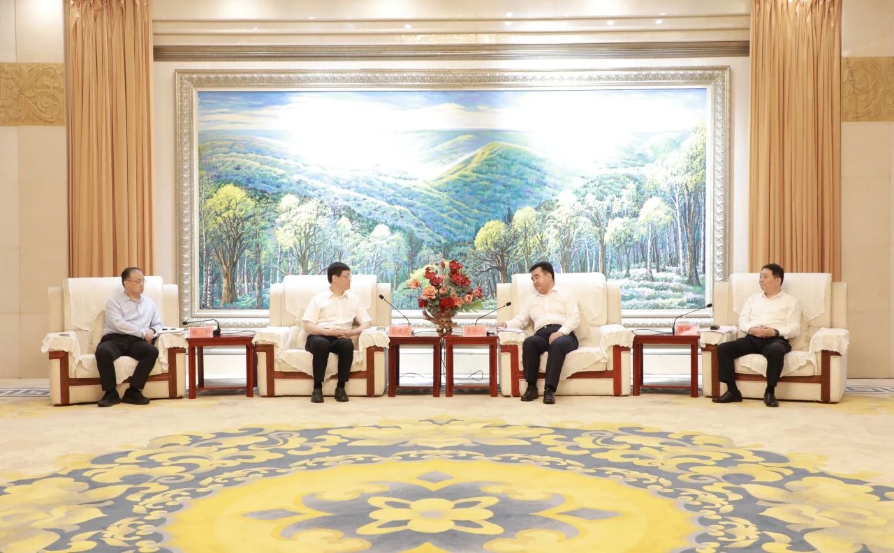 華電煤業(yè)黨委書記、董事長(zhǎng)杜將武拜會(huì)慶陽(yáng)市委書記黃澤元