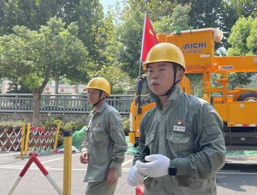 桂長菁：“不稱職”的準(zhǔn)新郎和有擔(dān)當(dāng)?shù)摹皫щ姳? /></a></div>
				<div   id=