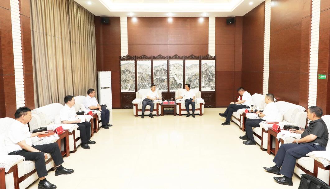 貴州發(fā)耳發(fā)電公司系統(tǒng)傳達(dá)學(xué)習(xí)李奕與六盤(pán)水市委書(shū)記張定超、市長(zhǎng)李巍座談會(huì)精神
