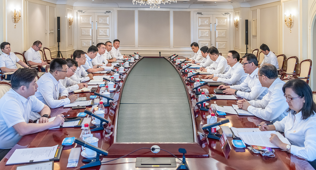 大唐集團黨組書記、董事長鄒磊與金風科技黨委書記、董事長武鋼會談