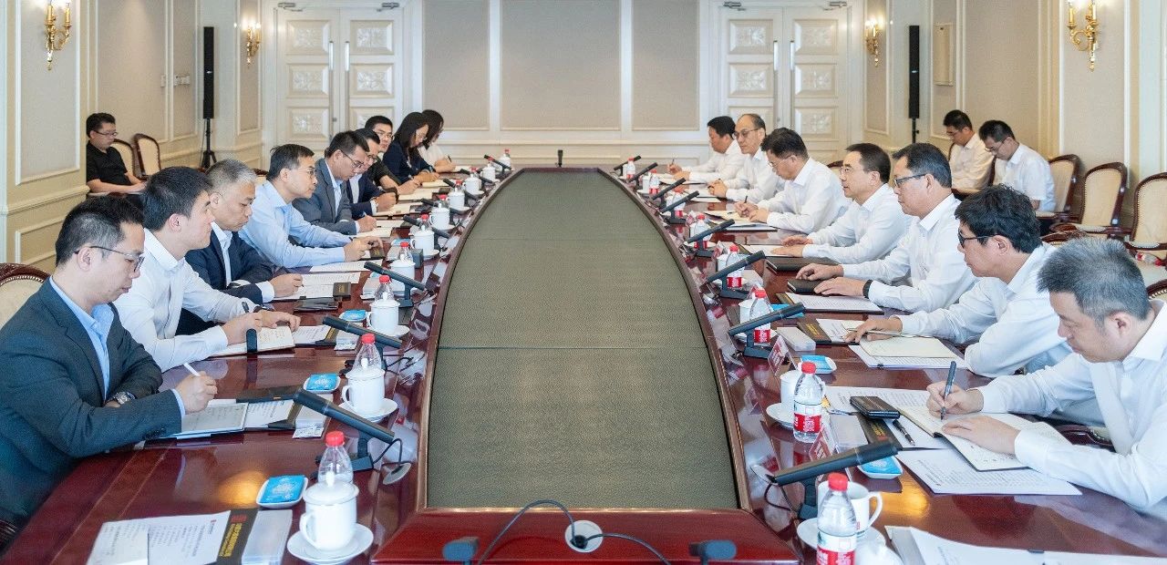 大唐集團(tuán)黨組書記、董事長(zhǎng)鄒磊與遠(yuǎn)景科技集團(tuán)董事長(zhǎng)張雷會(huì)談