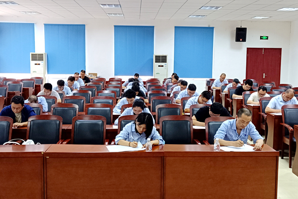 陜煤石電：組織開展重大事故隱患判定標(biāo)準(zhǔn)、新版電氣安規(guī)及安全責(zé)任制競賽