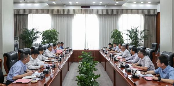 中核集團黨組書記、董事長余劍鋒會見山東大學黨委書記任友群一行