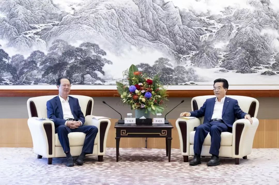 中國電建黨委書記、董事長丁焰章赴香港開展系列商務(wù)活動并調(diào)研駐港項目