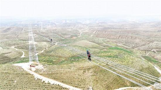 “寧電入湘”寧夏段成功跨越特高壓天中線