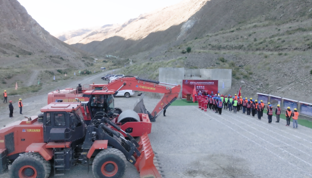 世界海拔最高 華電瓊結(jié)風電基地項目開工建設(shè)