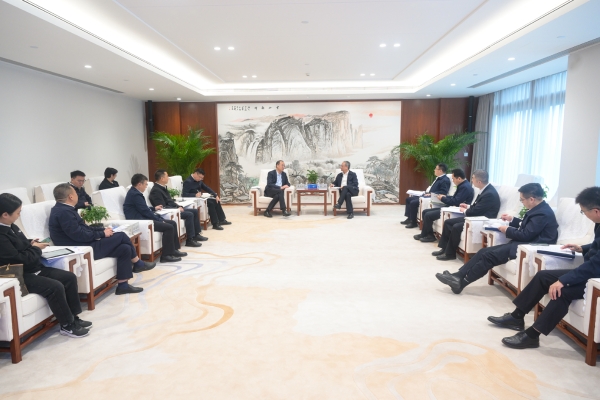 中國(guó)電建黨委副書(shū)記、總經(jīng)理王斌與雅安市委書(shū)記夏鳳儉會(huì)談