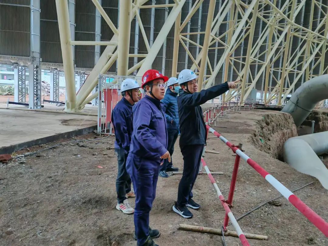華電科工黨委委員、副總經(jīng)理亓炳生赴哈密鋼結(jié)構(gòu)間冷塔項(xiàng)目調(diào)研
