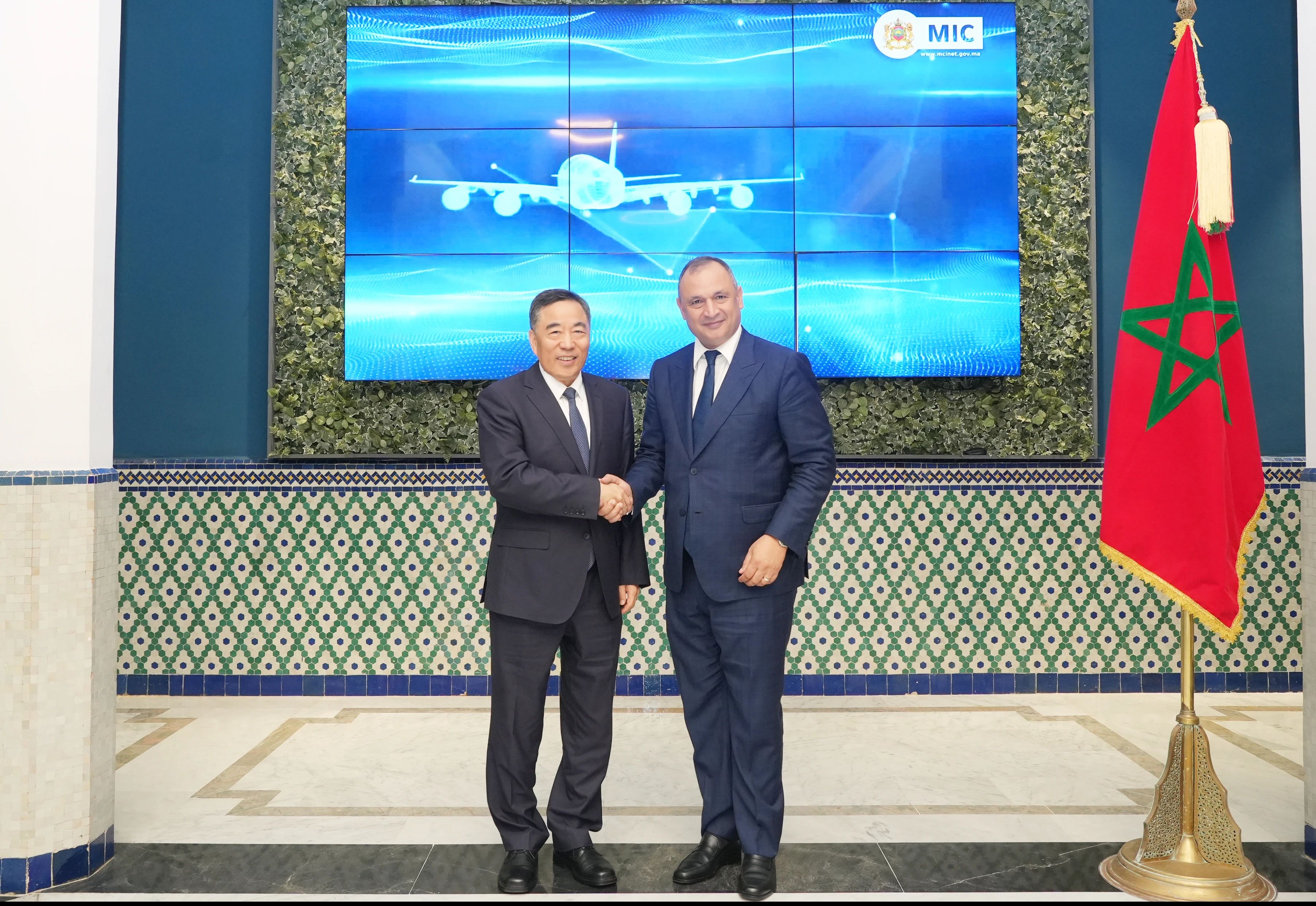 中國(guó)能建黨委書記、董事長(zhǎng)宋海良與摩洛哥工業(yè)與貿(mào)易大臣里亞德·梅祖爾會(huì)談