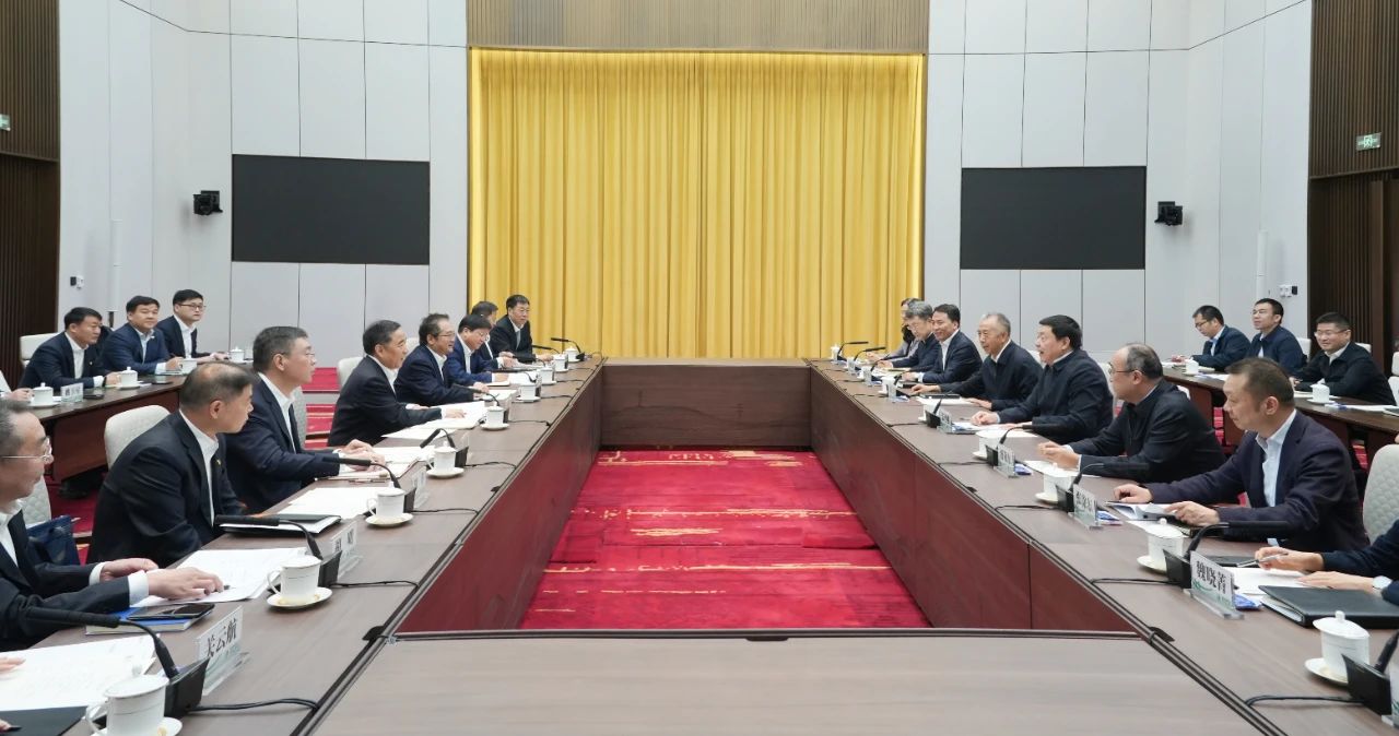 中國(guó)能建黨委書(shū)記、董事長(zhǎng)宋海良與國(guó)家電網(wǎng)董事長(zhǎng)、黨組書(shū)記張智剛會(huì)談