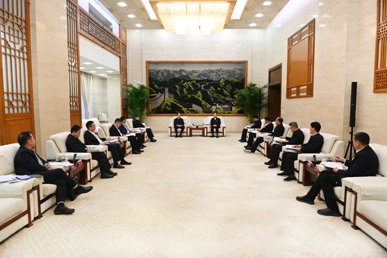 大唐集團(tuán)黨組書記、董事長鄒磊與中國電建黨委書記、董事長丁焰章會談