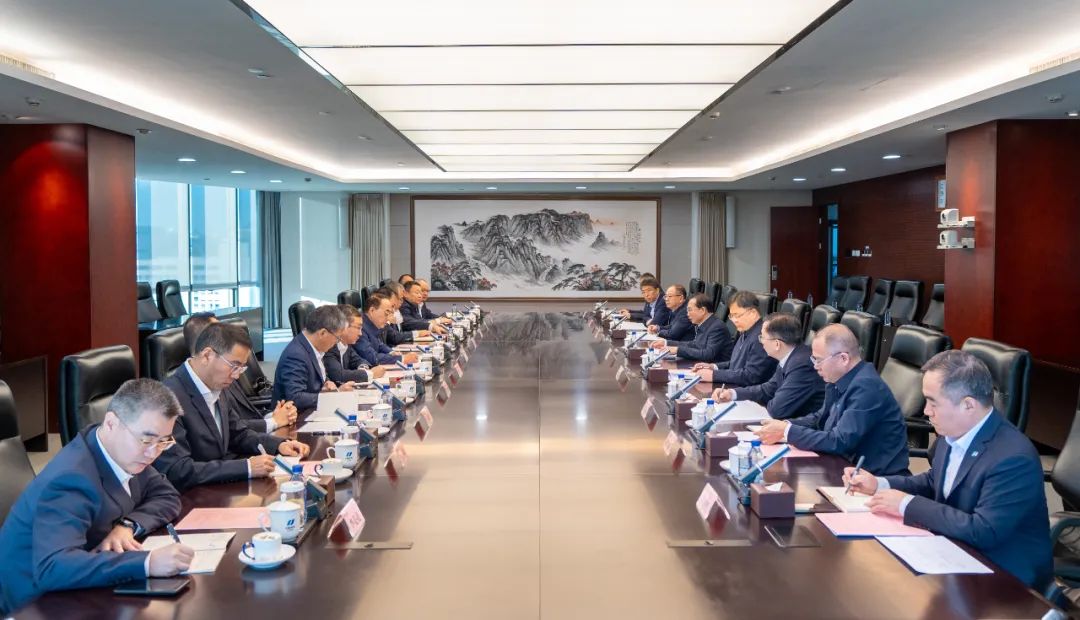 華電集團(tuán)黨組書記、董事長(zhǎng)江毅會(huì)見(jiàn)中國(guó)中車黨委書記、董事長(zhǎng)孫永才