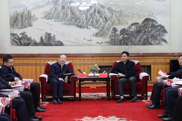 中國電建黨委常委、副總經(jīng)理徐鵬程拜會(huì)青海省委常委、副省長張錦剛