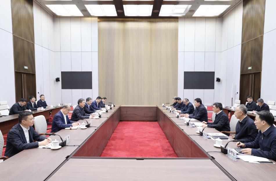 中國(guó)電氣裝備董事長(zhǎng)李洪鳳、總經(jīng)理周群拜訪國(guó)