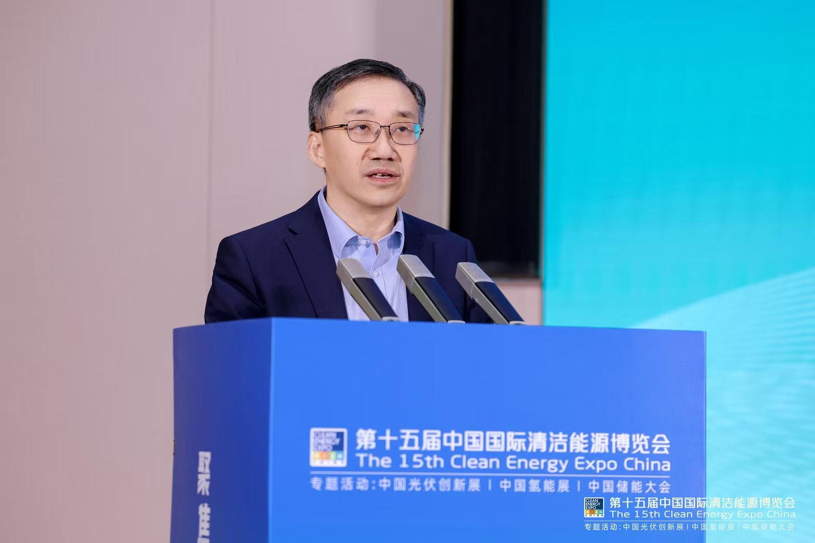 中電聯(lián)副秘書(shū)長(zhǎng)劉永東：我國(guó)清潔能源發(fā)展迅猛，新型電力系統(tǒng)正加速構(gòu)建
